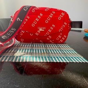 Guess Crossbody